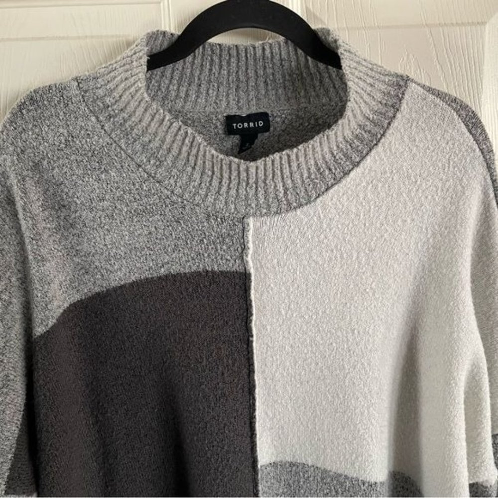 Torrid Size 2x Gray Color Block Sweater - image 3